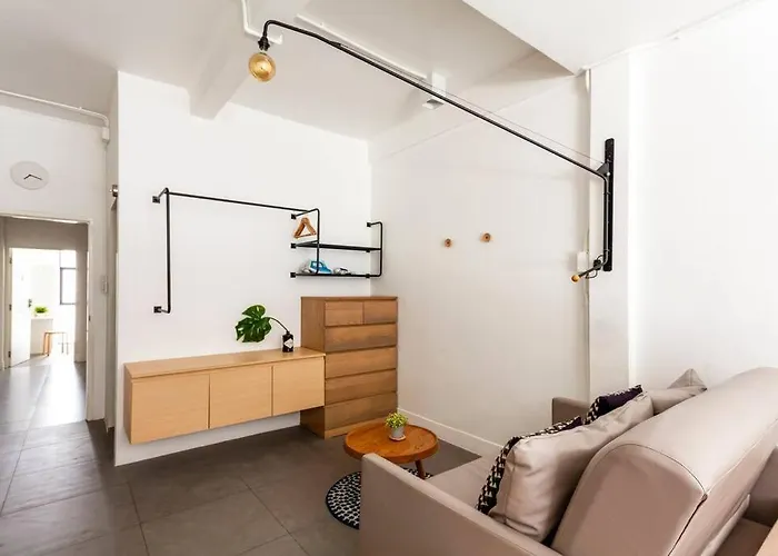 別墅 Miq_5br/silom Bts,mrt/wifi 1000mb/jacuzzi/16pax 曼谷